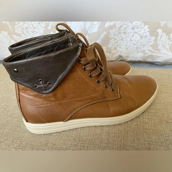 Tan leather high top trainers - Picture 2 of 8